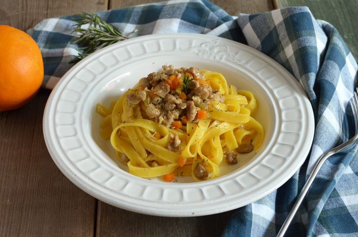 Pasta al ragù di agnello