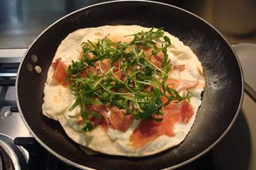 Piadina crudo, squacquerone e rucola 11