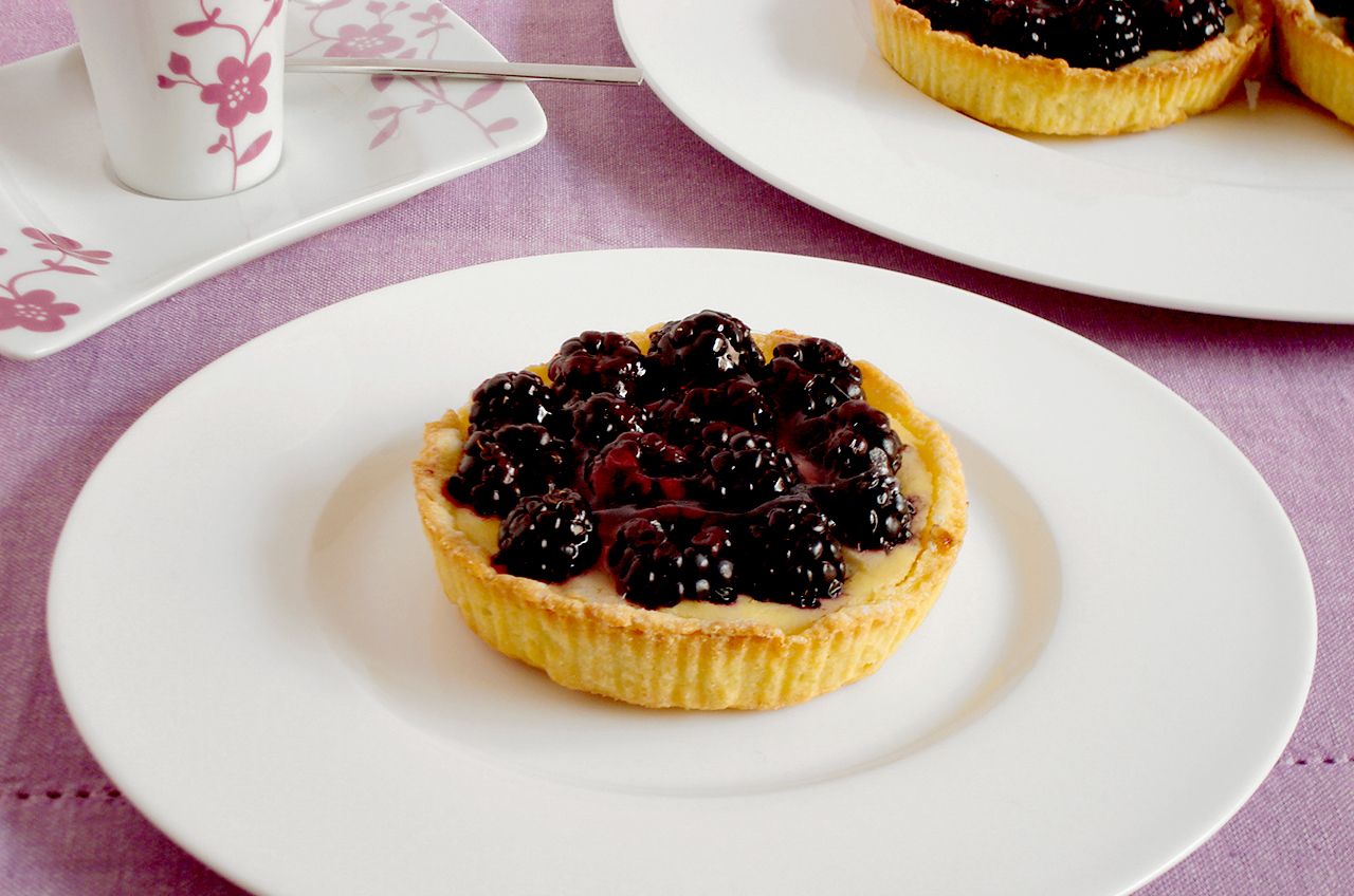Crostatine di ricotta ai frutti di bosco