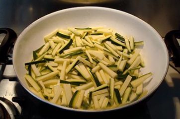 Pasta bottarga e zucchine 1