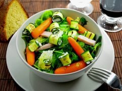 Insalata con praga zucchine e robiola