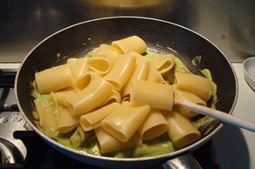 Pasta con totani e crema di zucchine 8