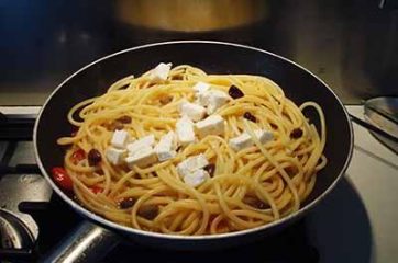 Pasta-pomodorini-feta-e-olive-5