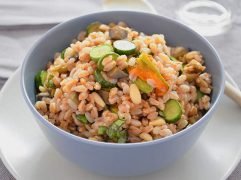 Insalata di farro con melanzane e zucchine