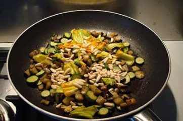 Insalata di farro con melanzane e zucchine 4