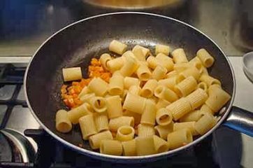 Pasta con zucca e speck 7