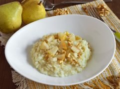 Risotto gorgonzola pere e noci