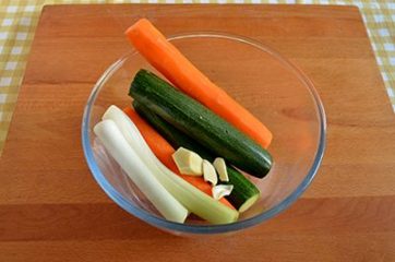 Spaghetti di riso con gamberi e verdure 1