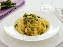 Pasta alla carbonara di asparagi