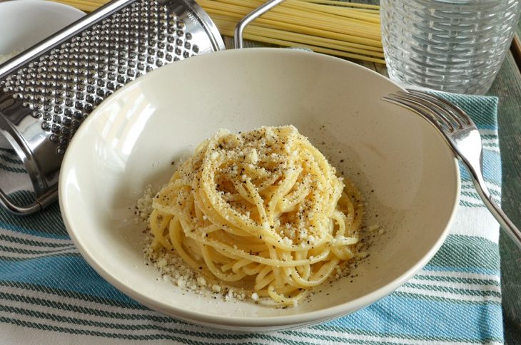 Spaghetti cacio e pepe