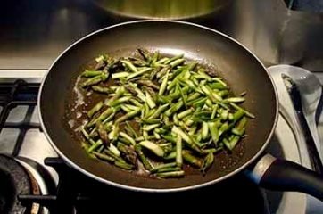 Pasta con zucchine e asparagi 7