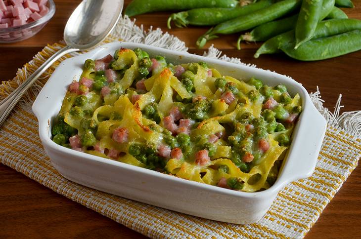 Pasta piselli e prosciutto al forno