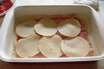 Focaccia prosciutto e formaggio 13