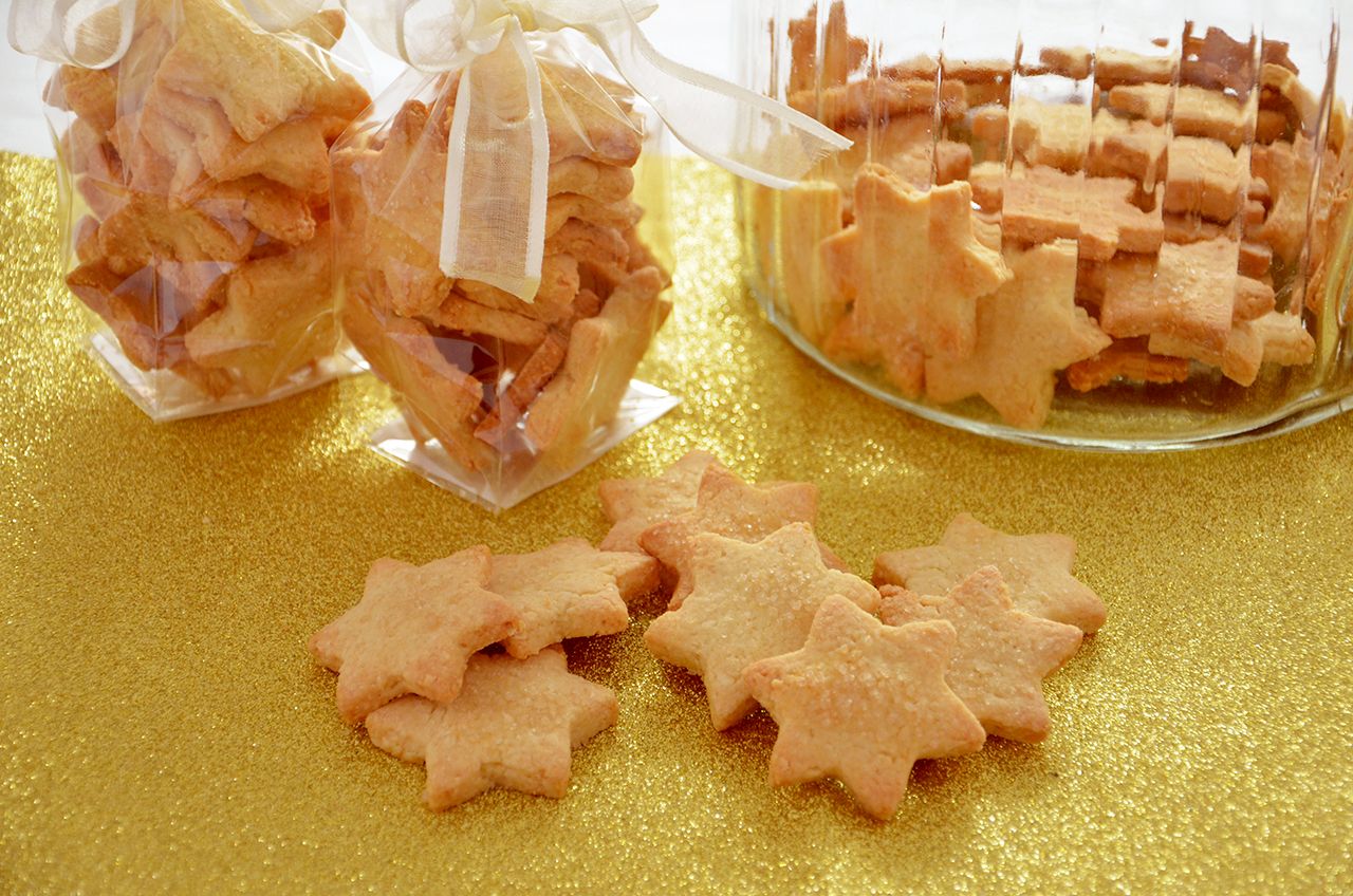 Biscotti Di Natale Quanto Durano.Ricetta Biscotti Di Natale Alle Mandorle La Ricetta Della Cucina Imperfetta