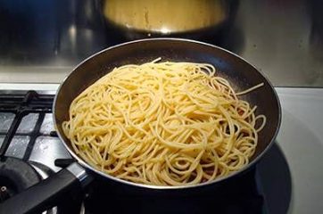 Spaghetti alla puttanesca 4