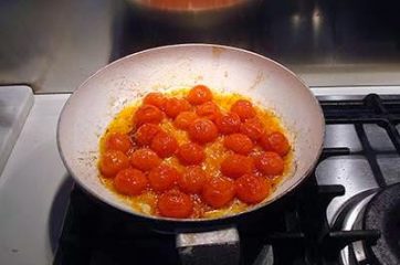 Pasta con melanzane pomodorini e tonno 8