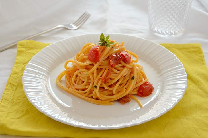 Pasta bottarga e pomodorini