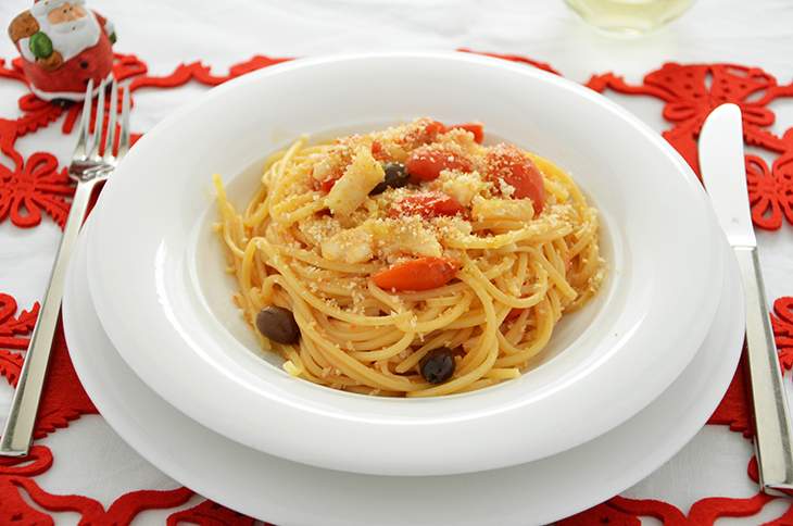 Pasta con baccalà e pomodorini