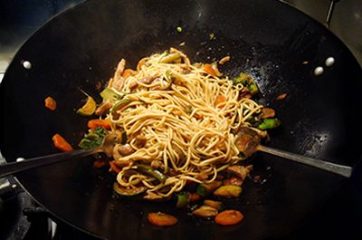 Noodles con maiale e verdure 8