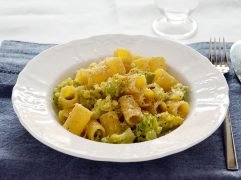 Pasta con broccolo romanesco