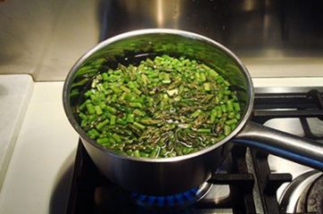 Insalata di quinoa con asparagi e zucchine 3