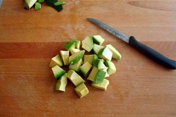 Insalata di pollo patate e avocado 7