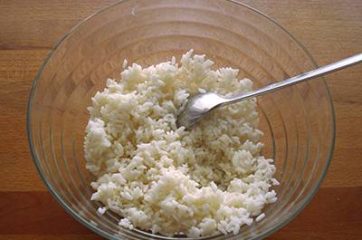 Insalata di riso con pomodori asiago e rucola 1