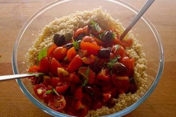 Cous cous con pomodorini feta e olive 4