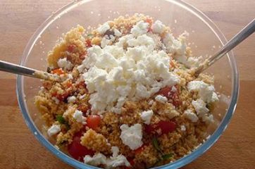 Cous cous con pomodorini feta e olive 5