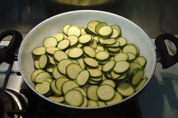 Torta salata zucchine e yogurt 2