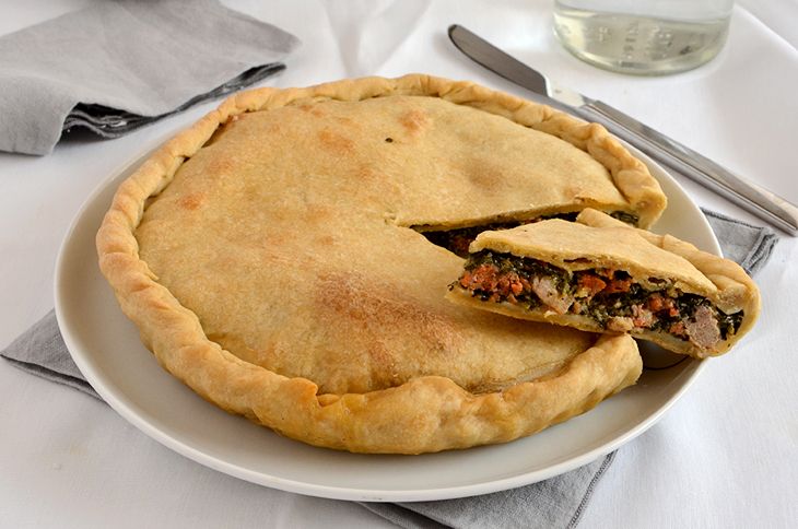 Focaccia con bietole, salsiccia e stracchino