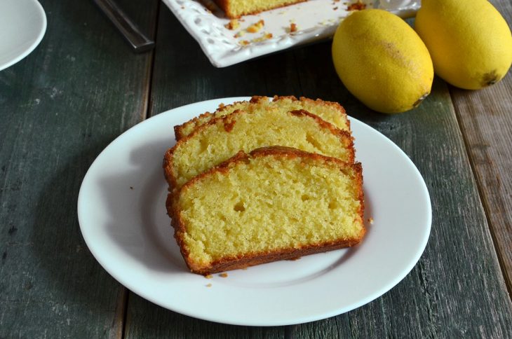 Lemon drizzle cake