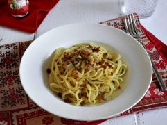 Pasta con vongole e bottarga