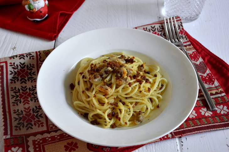 Pasta con vongole e bottarga