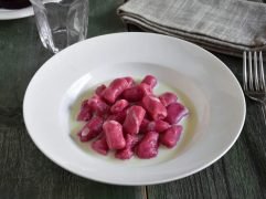 Gnocchi di patate e barbabietola