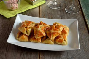 Rustici salsiccia e stracchino