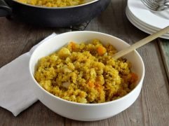 Quinoa con zucca, funghi e cavolfiore