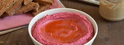 Hummus di ceci e barbabietola
