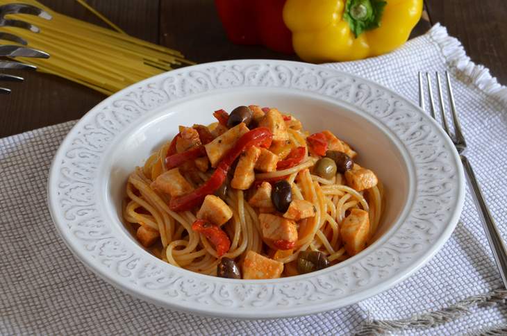 Pasta con pesce spada e peperoni