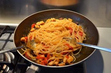 Pasta con pesce spada e peperoni 7