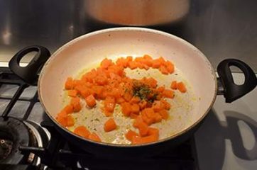 Pasta con crema di zucca e funghi 4