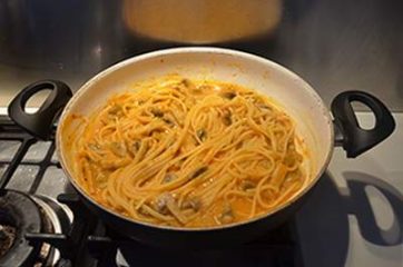 Pasta con crema di zucca e funghi 7