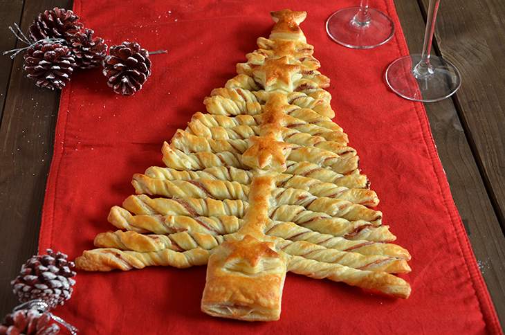 Albero Di Natale Di Pasta Sfoglia.Albero Di Natale Di Pasta Sfoglia Salato La Ricetta Della Cucina Imperfetta