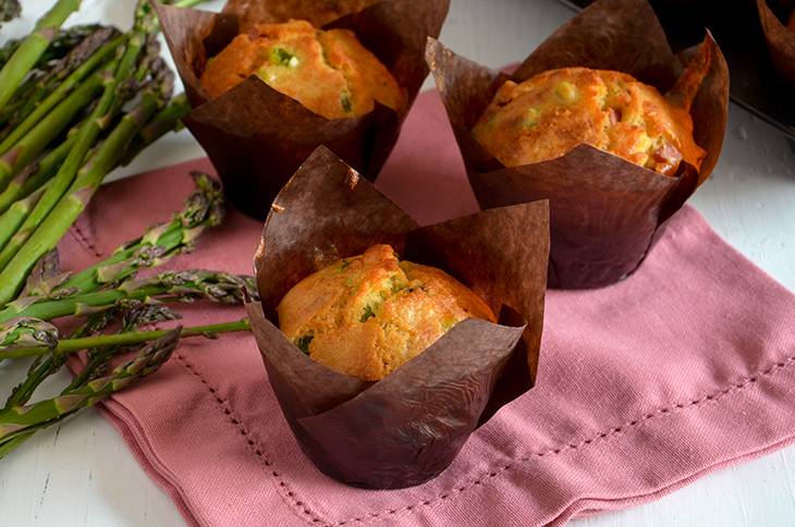 Muffin asparagi e mortadella