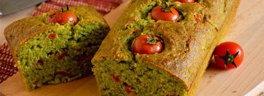 Plumcake con pesto di rucola e pomodorini