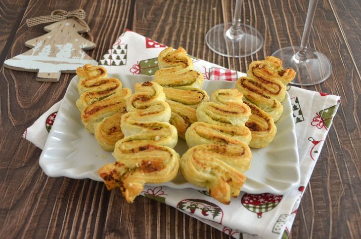 Alberelli di pasta sfoglia salati