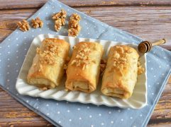 Fagottini di pasta fillo e feta