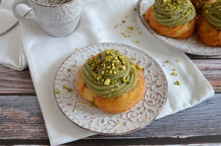 Zeppole al pistacchio