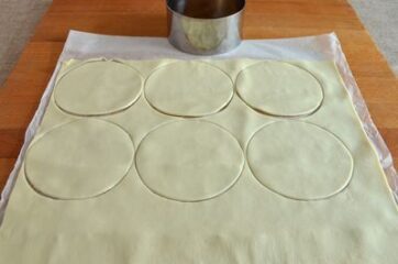 Mini tarte tatin ai pomodorini 1