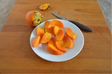 Insalata con cachi e brie 5